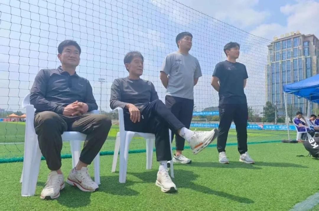 足球报：贵州请李章洙牵线带来韩国教练组，为全运选材并建立青训体系